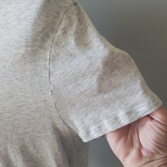 Cato gray heather tee with black heart graphic - Picture 4 of 8